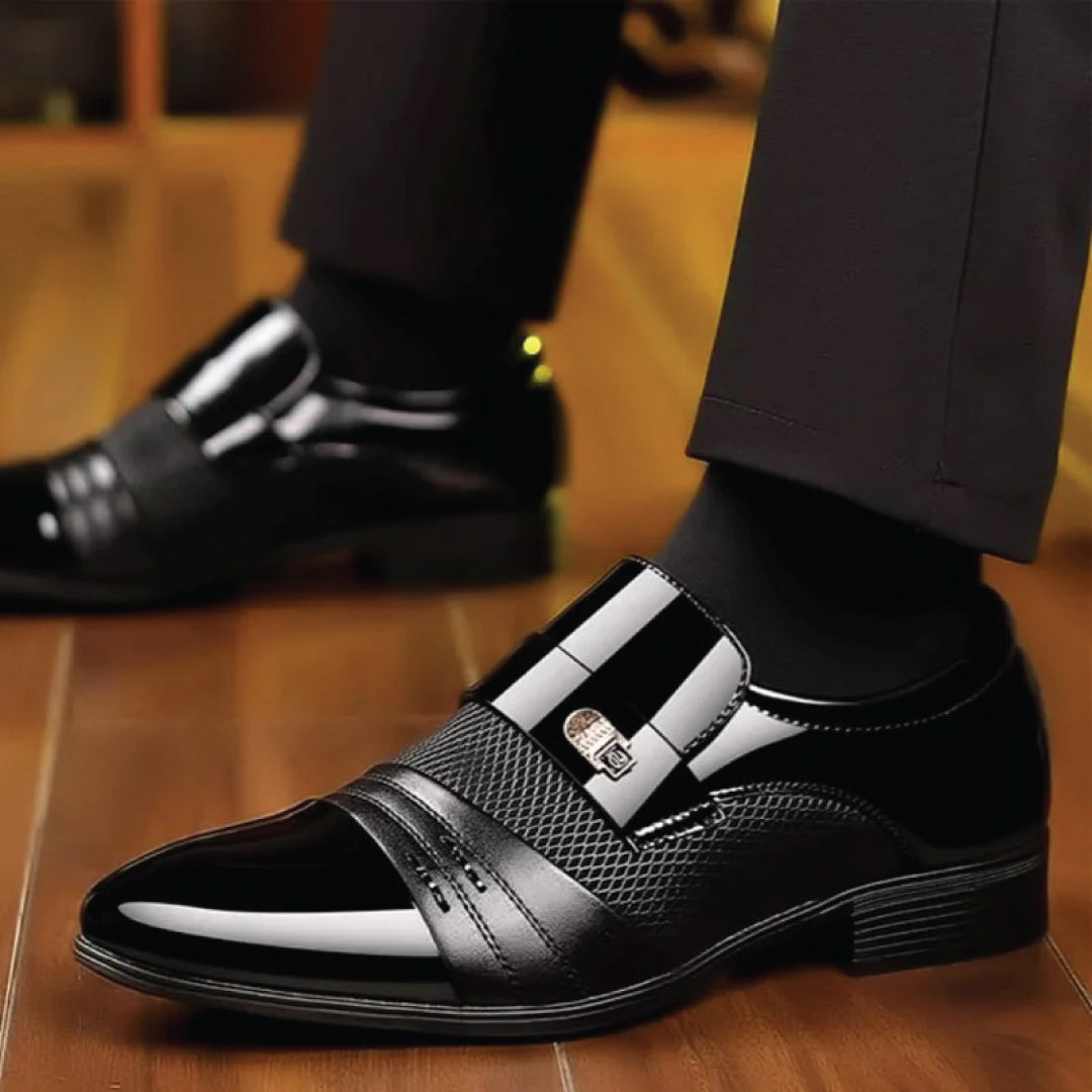 ✨⚫ Shining Black™ -  Premium Slip-Ons 👞 | FLAT 45%🔥